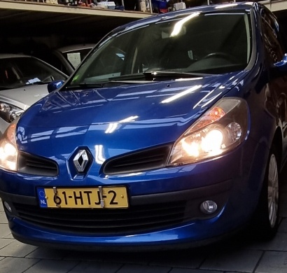 RENAULT CLIO AUTOMAAT LEDERINTRIEUR