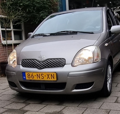 TOYOTA YARIS een eigenaar