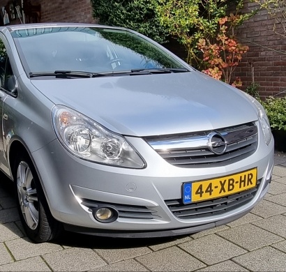 OPEL CORSA COSMO 5drs met ingebouwde fietsendrager van 2007